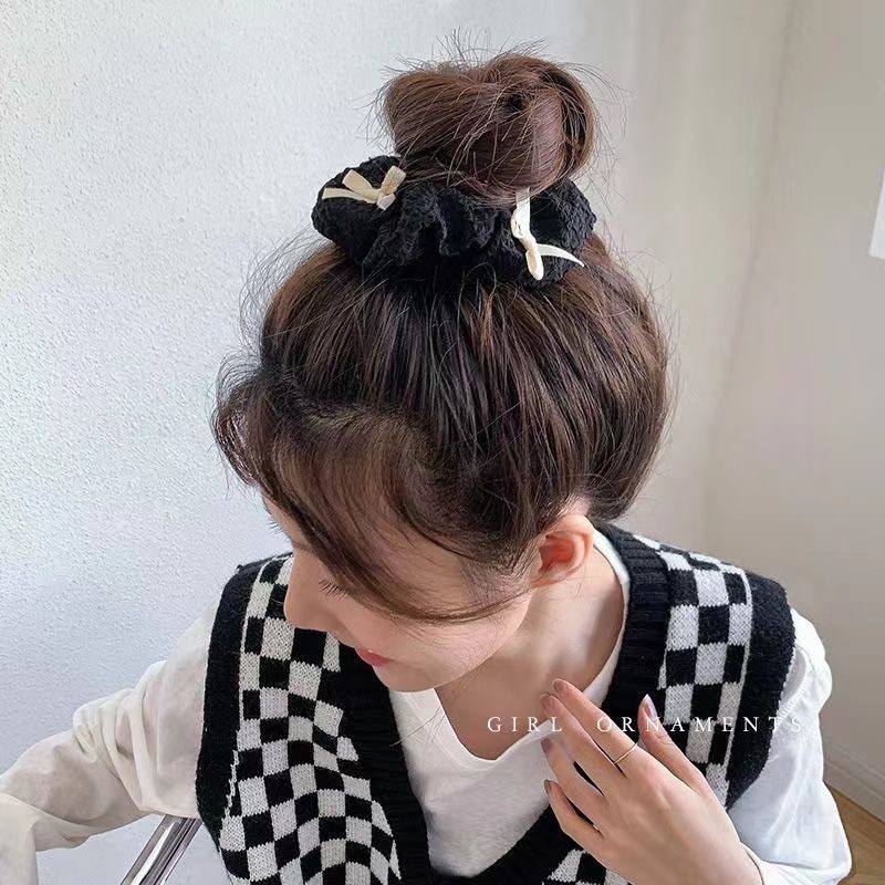 Siyah Beyaz Kurdeleli Toka