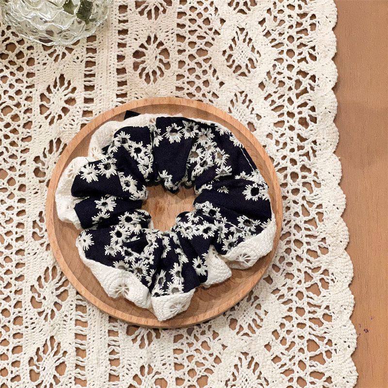 Siyah Papatyalı Toka